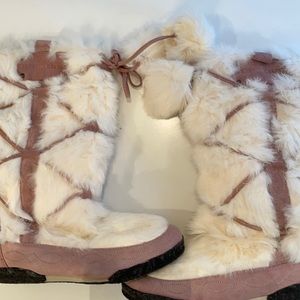 Like new Burberry Rabbit Fur Suede winter boots